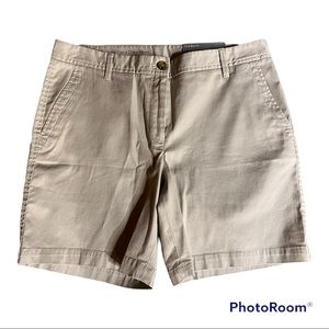 NWT Talbots Women’s size 8 Girlfriend Chino Shorts Tan